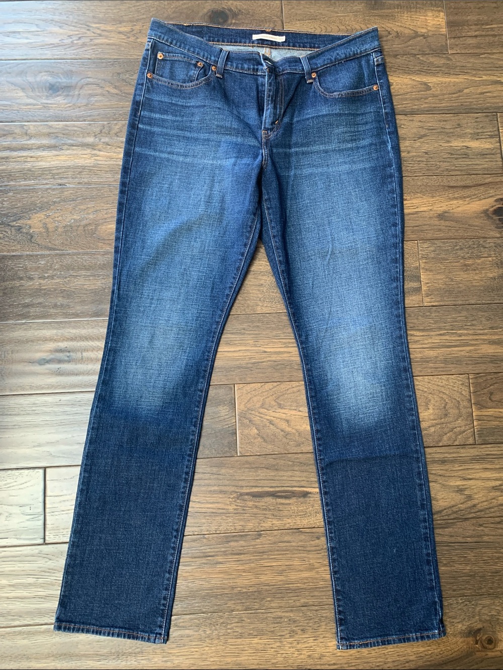 Levi's Women's Classic 414 Relaxed Straight Leg Denim Jeans.Pre-Owned.Size:35x31